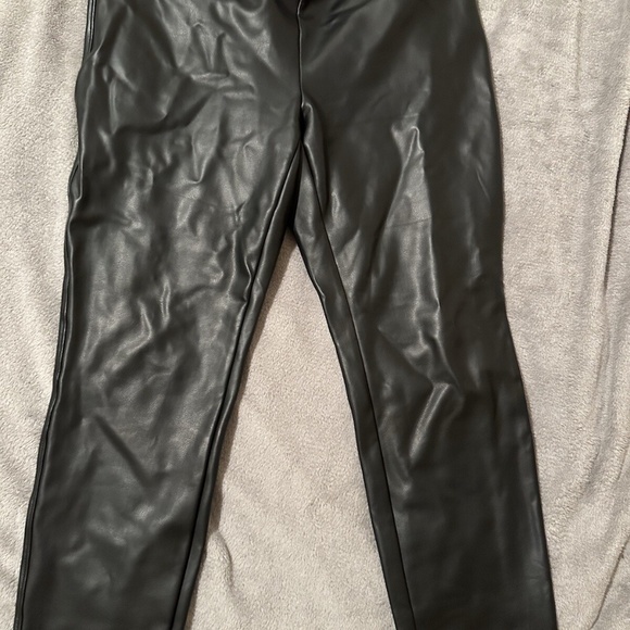 Chico’s black faux No Pocket leather pants vegan - Picture 1 of 4